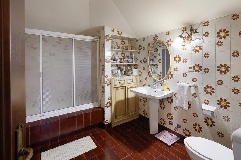 Foto be9f26fe-ff5f-4899-b11c-217fb7074059. Maison avec chauffage parking dans La Guía Gijón