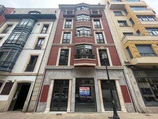 Miete Geschäftsraum  Gijón - moros. Centro, amplio local de 90 metros cuadrados a nivel de calle y c