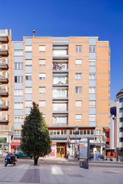 Foto bc1fb03b-cb4d-4705-bc54-715664686716. Piso en Oviedo - calle alcalde garcia conde 13 piso a estrenar en el centro , con terraza, la mejor orientación y amplias vistas espectaculares! descubre esta exclusiva en Oviedo