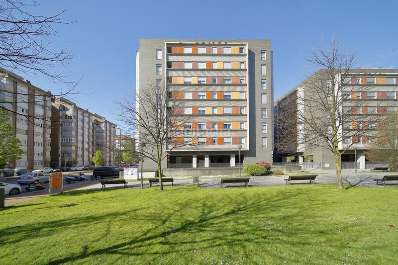 Foto e61a8556-add8-48d6-9d2e-5519ab9e5bf6. Alquiler piso en Gijón - av de portugal 84 avenida de portugal, sexta planta, exterior, impecable, luminosa, con plaza de garaje! en Gijón