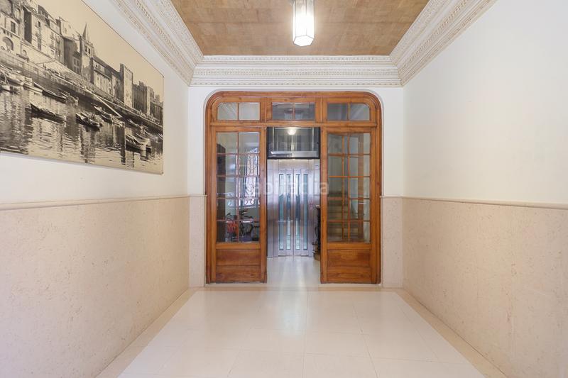 Foto 4e1a3d43-729e-4061-bf91-ade49bd25a71. Piso con vistas al puerto deportivo y a los jardines de la reina, completamente reformado y en un estado impecable! en Gijón