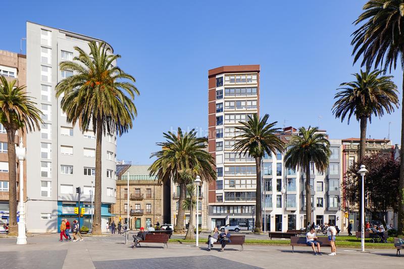 Foto afd3fc61-81a6-42a7-9000-921697a47d4c. Piso con vistas al puerto deportivo y a los jardines de la reina, completamente reformado y en un estado impecable! en Gijón