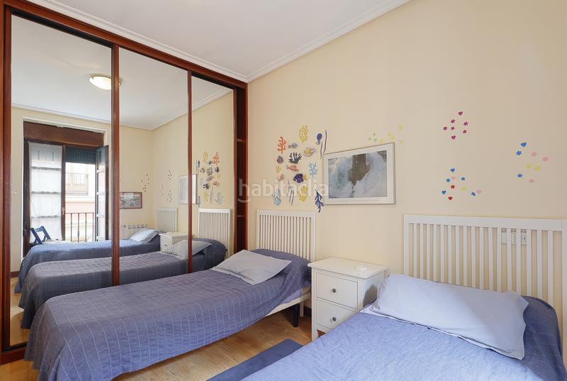 Foto b2e96f31-c26b-4d0f-a75a-39af602cb0ab. Piso en Gijón - san bernardo 4 Centro, al lado de la playa de san lorenzo, con vistas al mar, segunda planta, exterior, muy luminosa. le presentamos una oportuni en Gijón