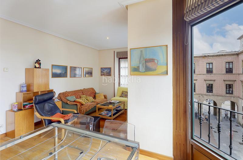 Foto e2b5ef96-92f5-49ad-8d2e-72e38642a66d. Piso en Gijón - san bernardo 4 Centro, al lado de la playa de san lorenzo, con vistas al mar, segunda planta, exterior, muy luminosa. le presentamos una oportuni en Gijón