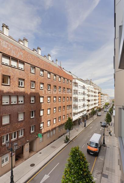 Foto 37b54148-c4ab-433e-b5e4-54cee4f5bdcd. Piso en Oviedo - cl gonzalez besada 27 gonzález besada, cuatro dormitorios con terraza, con plaza de garaje y trastero ,amueblado ubicado en una de las mejores zonas de en Oviedo