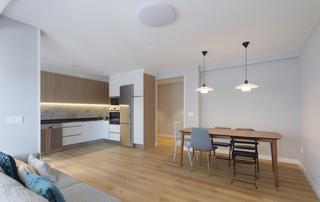 Pis  Gijón - cl lastres 7. Laviada, cuarta planta, exterior, completamente reformada, lumin
