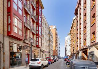 Miete Etagenwohnung  Gijón - la playa. En la playa de san lorenzo, dos dormitorios, cuarta planta, exte