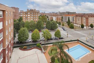 Appartement à Gijón - cl miguel de unamuno 2. Urbanización con piscina, totalmente reformado, amplias estancia