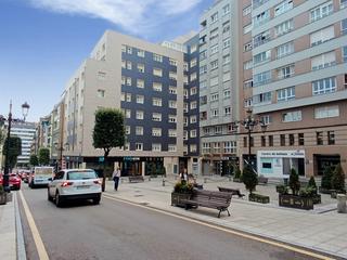Pis a Salesas - Foncalada - Campoamor. Centro, quinta planta de 2 dormitorios, con ascensor y muy lumin