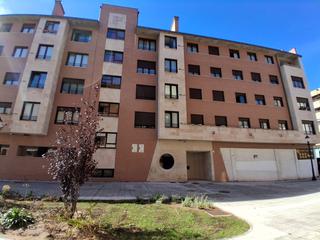 Lloguer Pis  Cl concejo de caravia 2. Viesques parque fluvial estado impecable, vacio, todo exterior,