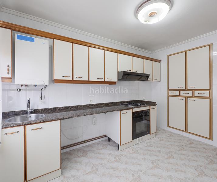 Foto 1ca69a22-9654-456d-97f3-a3780ede885c. Appartamento in Gijón - cl badajoz 4 in Pumarín Gijón