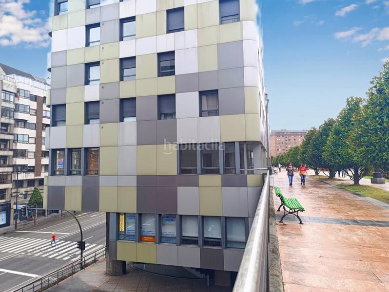 Foto 341bd02e-5a9b-4f09-9d22-cd09bf202fe4. Alquiler oficina en Oviedo - av fundac principe asturias 6 centro, local comercial completamente instalado como ofcina, muy luminoso y con excelentes comunicaciones, al lado de la estación en Oviedo