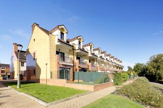 Doppelhaus  Gijón - av la camocha 127. Chalet adosado en perfecto estado de conservación, en esquina, m