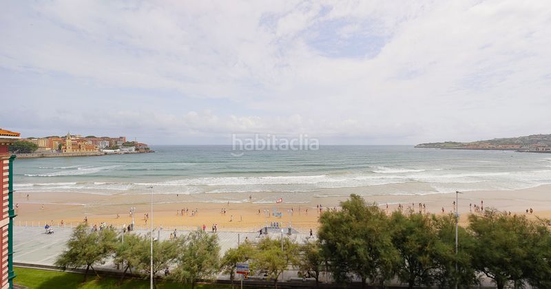 Foto f10a71f5-1b13-41a9-bcc1-7d39d1e13911. Alquiler piso en Gijón - ezcurdia 22 frente a la playa de san lorenzo, alquiler temporal de enero a junio. con una superficie de 75 metros cuadrados, esta propiedad of en Gijón