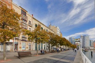 Lloguer Local Comercial a Gijón - claudio alvargonzalez 12. Espectacular restaurante frente al puerto deportivo