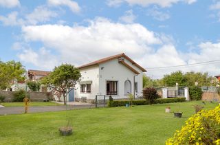 Casa  Gijon - camino de las madreselvas 88. Somió  casa independiente muy soleada con finca cerrada de 1.300