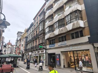Lloguer Pis  Oviedo - palacio valdes. Centro, segunda planta, amueblada, en perfecto estado de conserv