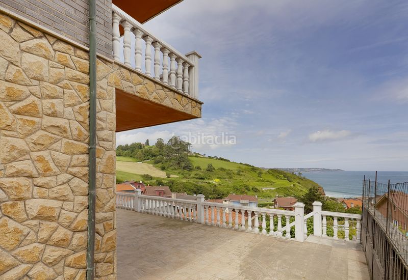 Foto 127ee3d7-0b2b-4b12-8cdf-0e76e98335ba. Casa amb calefacció aparcament piscina a Carreño