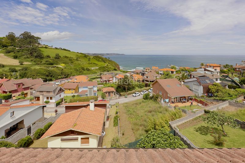 Foto 149474cd-8700-4404-af19-fd04ac3e6aae. Casa amb calefacció aparcament piscina a Carreño