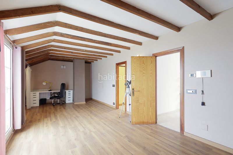 Foto dda50528-4ba6-4b43-a3c0-e8f15fffc743. Casa amb calefacció aparcament piscina a Carreño