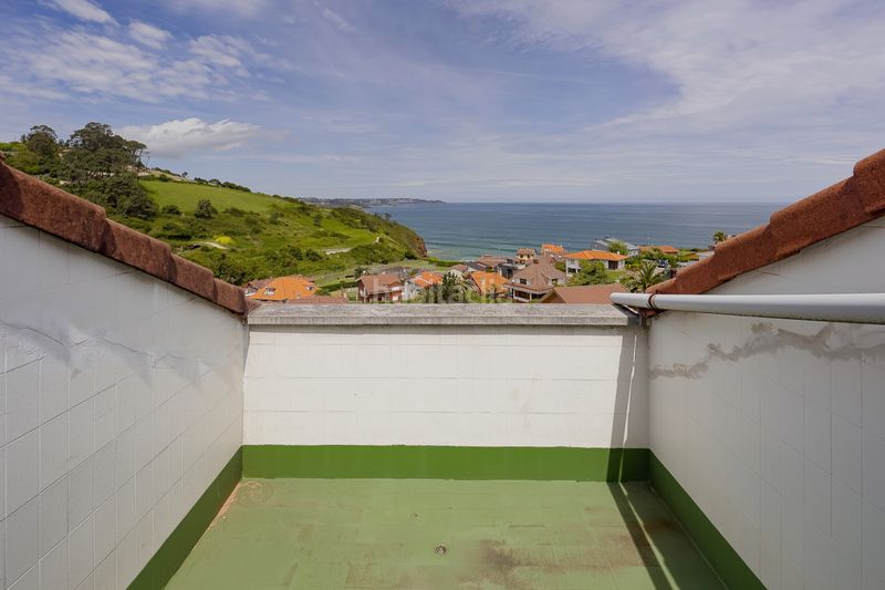 Foto e9a0a4df-5578-4165-863c-70132ed6b887. Casa amb calefacció aparcament piscina a Carreño