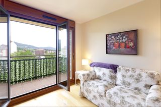 Flat in Villaviciosa - la huertona -la barquerina 1. Villaviciosa, piso impecable con terraza a 5 minutos de la playa