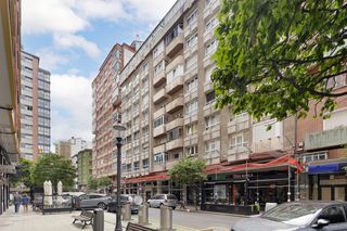 Pis a Gijón - cl doctor aquilino hurle 33. Playa, impecable, terraza, 2 plazas de garaje, vacío con electro