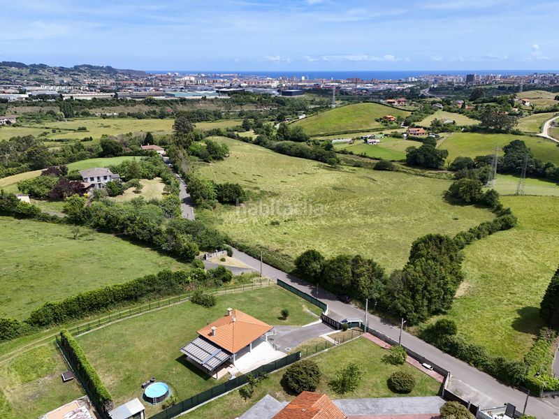 Foto c9cc0dc9-64b6-42f9-9071-02727ea4f66f. Casa amb calefacció a Porceyo Gijón