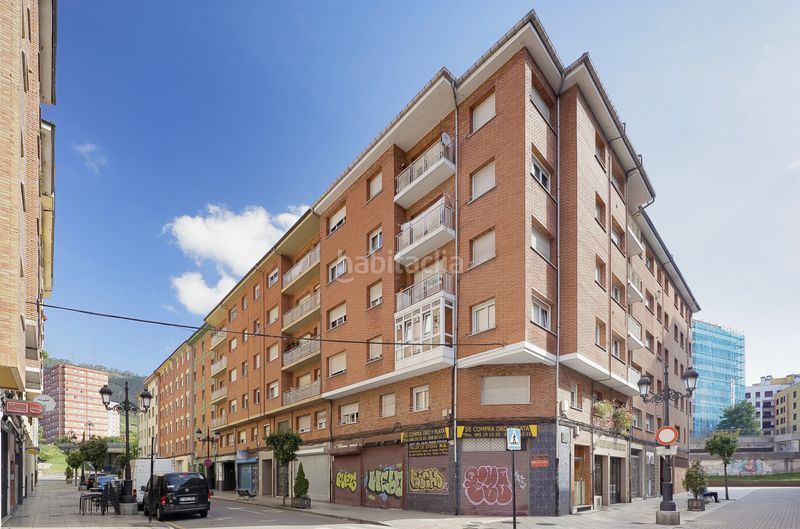Foto bd82df90-26c0-4ba7-9eea-5805c89dc8a3. Etagenwohnung in Oviedo - saturnino fresno 14 in Milán - Pumarín Oviedo