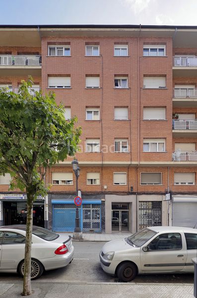 Foto fe7f3046-66c2-4caf-aad6-1b8d656d3372. Etagenwohnung in Oviedo - saturnino fresno 14 in Milán - Pumarín Oviedo