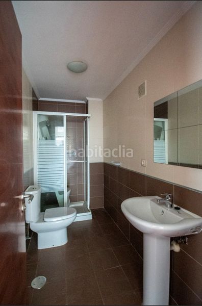 Foto ae4133da-5d32-438d-8870-37d8eb3d56aa. Pis amb calefacció aparcament a Llaranes Avilés