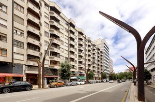 Flat  Gijón - constitucion 8. Amplio piso reformado, exterior, junto a plaza de europa con pla