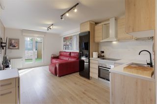Flat in Gijón - cl balbin 1. Ceares, amplia vivienda exterior, luminosa, reformada, con terra