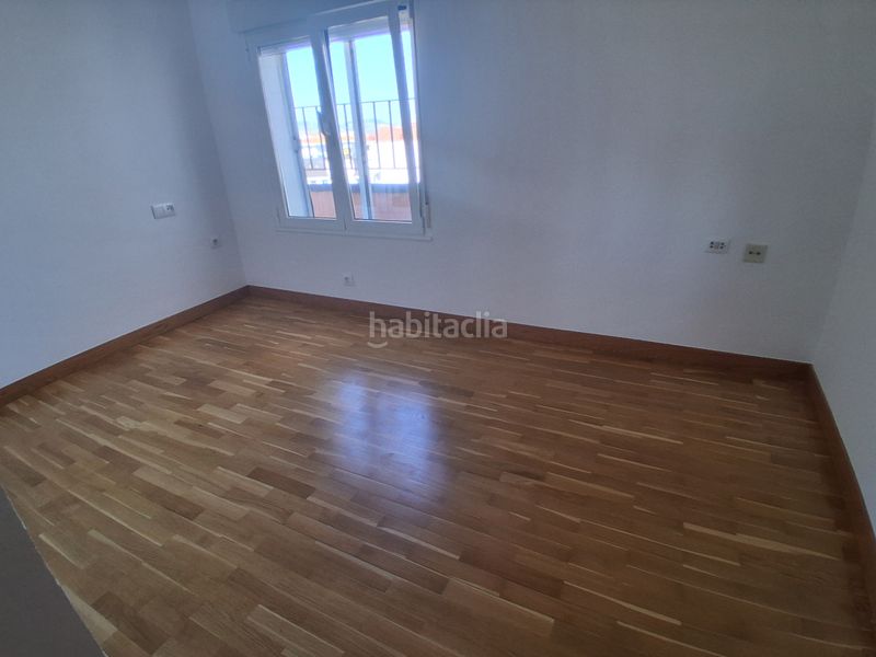 Foto 37068558-a4fd-4b01-a062-d76026d37b88. Alquiler piso en Gijón - av hermanos felgueroso 34 ático con espectaculares terrazas y vistas al mar si buscas amplitud, luz y espacios exteriores donde disfrutar cada día, en Gijón
