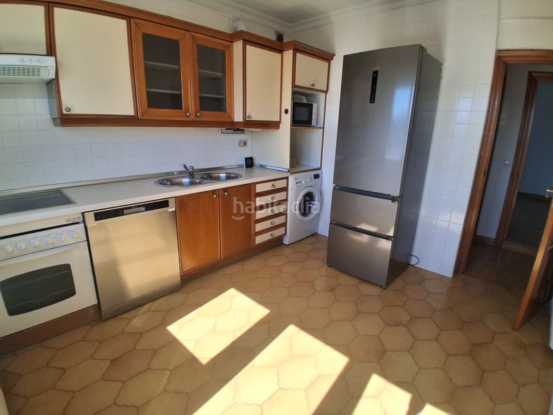 Foto a00c45b2-e9a5-4307-bd3d-867455e7e37f. Alquiler piso en Gijón - av hermanos felgueroso 34 ático con espectaculares terrazas y vistas al mar si buscas amplitud, luz y espacios exteriores donde disfrutar cada día, en Gijón