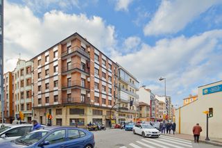 Flat  Gijón - cl san rafael. Piso para reformar junto al colegio de los jesuitas y el paseo d