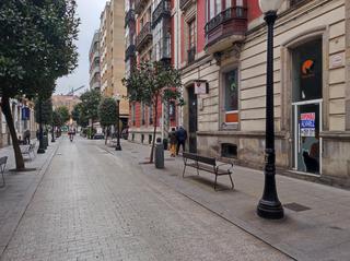 Affitto Locale commerciale in Gijón - capua 16. Calle capua, local comercial instalado, polivalente y muy visibl