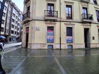 Lloguer Local Comercial  Gijón - capua esquina romualdo alvargonzalez 1. Plaza san agustin, frente a la playa de san lorenzo, gran visibi