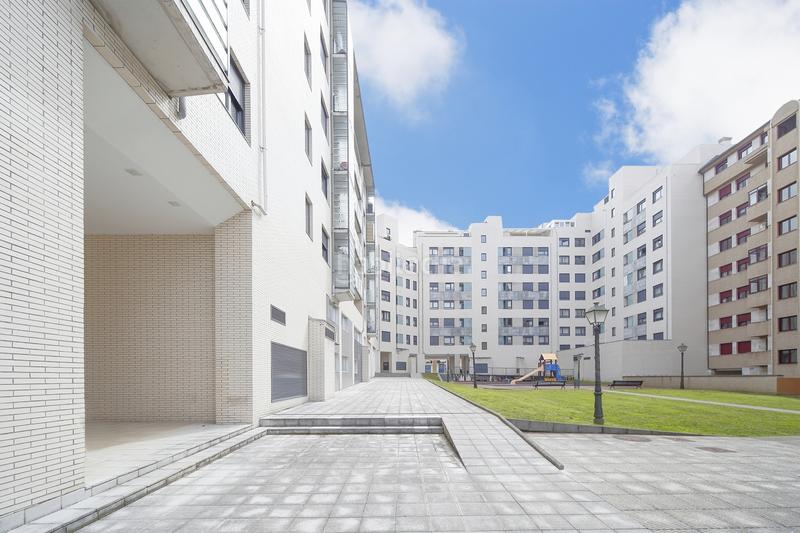 Foto 3abeae6c-d26a-4e53-be03-70042fb4fe94. Local comercial a Oviedo - candamo 5 a La Florida Oviedo