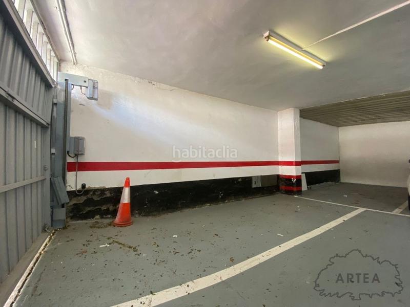 Foto fa65c85d-5487-47f2-a992-d6f4dcb85e46. Autoparkplatz in Zurbaran Bilbao