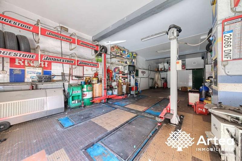 Foto fd72259b-2a86-4432-ad37-57ffab1a8f57. Local comercial local en venta , zona Solokoetxe taller mecánico totalmente equipado posibilidad de compra con pago aplazado en Bilbao