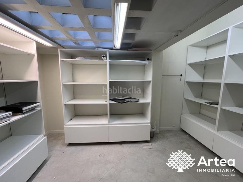 Foto 1b031888-bc30-4c8c-92f8-844b770eee8d. Alquiler local comercial  junto a la plaza del ensanche en Bilbao