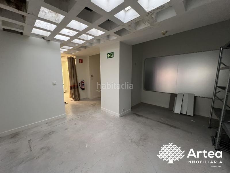 Foto 9d55ef06-e2cd-431f-8432-debf3deacbd6. Alquiler local comercial  junto a la plaza del ensanche en Bilbao