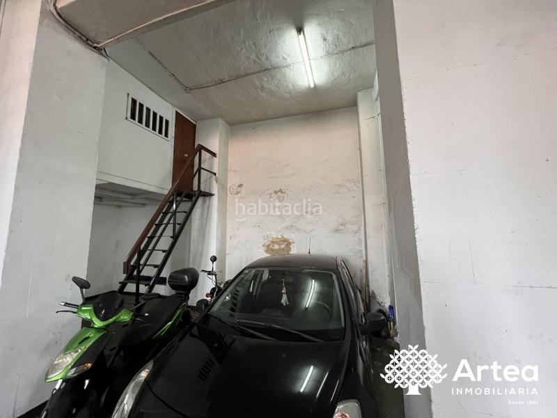 Foto 29da4575-6530-4bac-a893-92d893e23b0f. Autoparkplatz in lezamako trenbide zaharreko bidea 37 in Bilbao