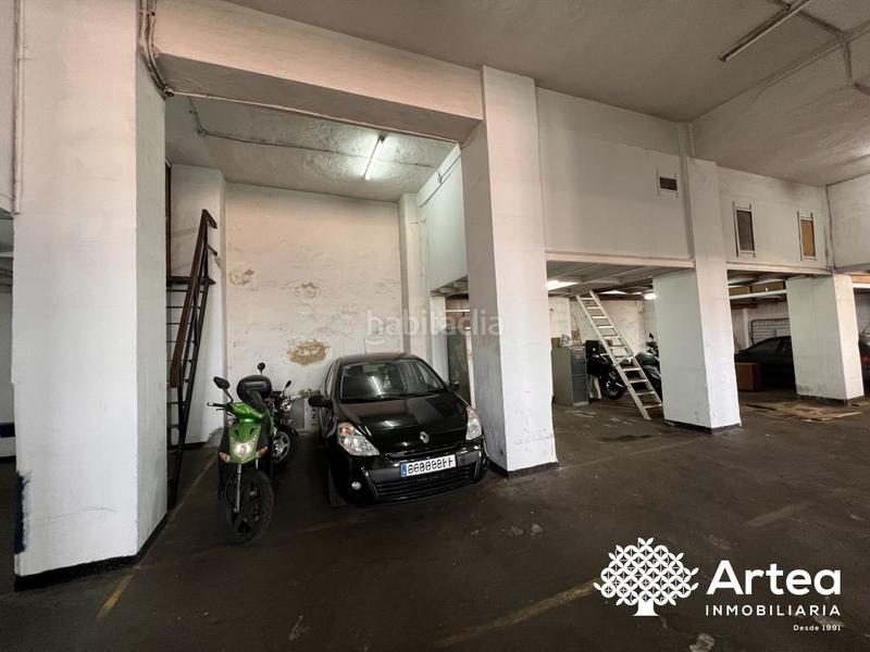 Foto 45fd36c3-74cd-4f6b-a7c3-ecb635d896a8. Autoparkplatz in lezamako trenbide zaharreko bidea 37 in Bilbao