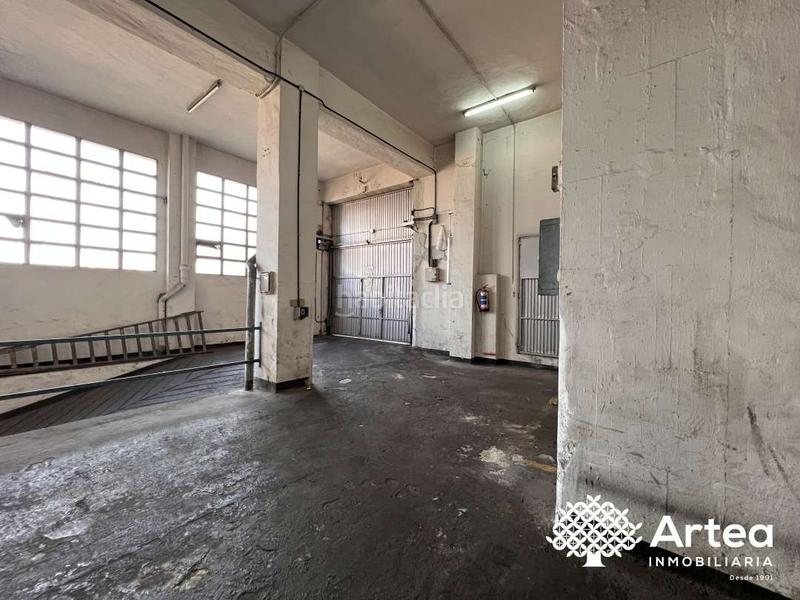 Foto 6d67ec2b-0fa1-4c1d-9672-aee95ff1f35b. Autoparkplatz in lezamako trenbide zaharreko bidea 37 in Bilbao