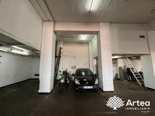 Parking coche en Lezamako trenbide zaharreko bidea 37. Parcela de garaje en venta en uribarri.