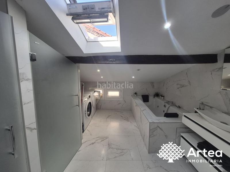 Foto 7d1d1753-f942-4c8d-a81b-8518128db375. Flat with heating in Casco Viejo Bilbao