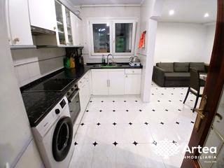 Pis a Kalero-Basozelai. Estupendo piso en venta en basauri de 3 habitaciones, exterior c