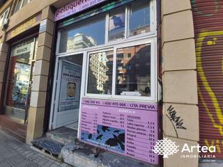 Local commercial à Iturralde. Local comercial en venta en bilbao zona maristas a cinco minutos